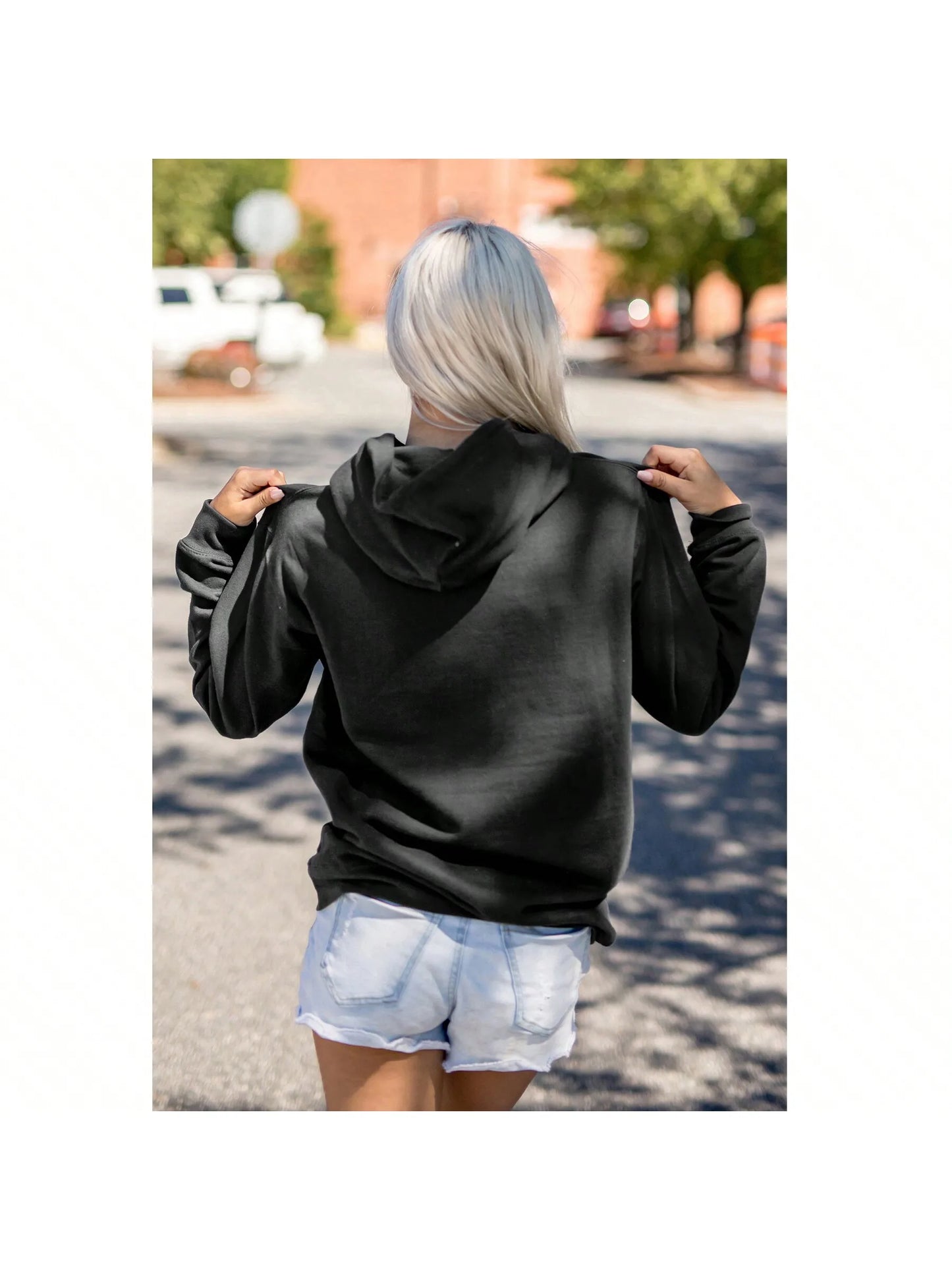 Oversized Vintage Skull Graphic Hoodie with Relaxed Streetwear Fit
