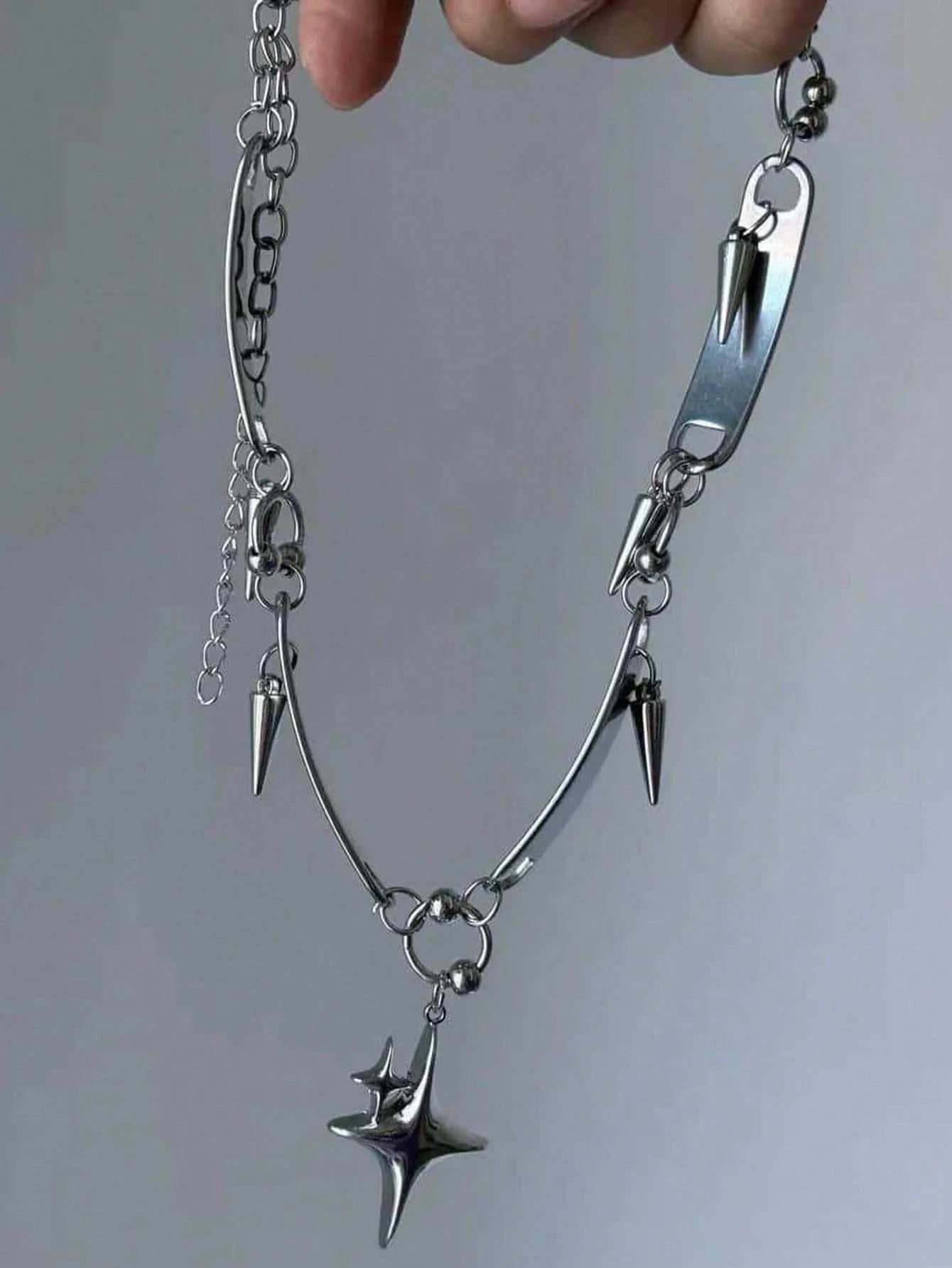 Star Spike Chain Choker Necklace for Punk Gothic Y2K and Alternative Fashion Styling