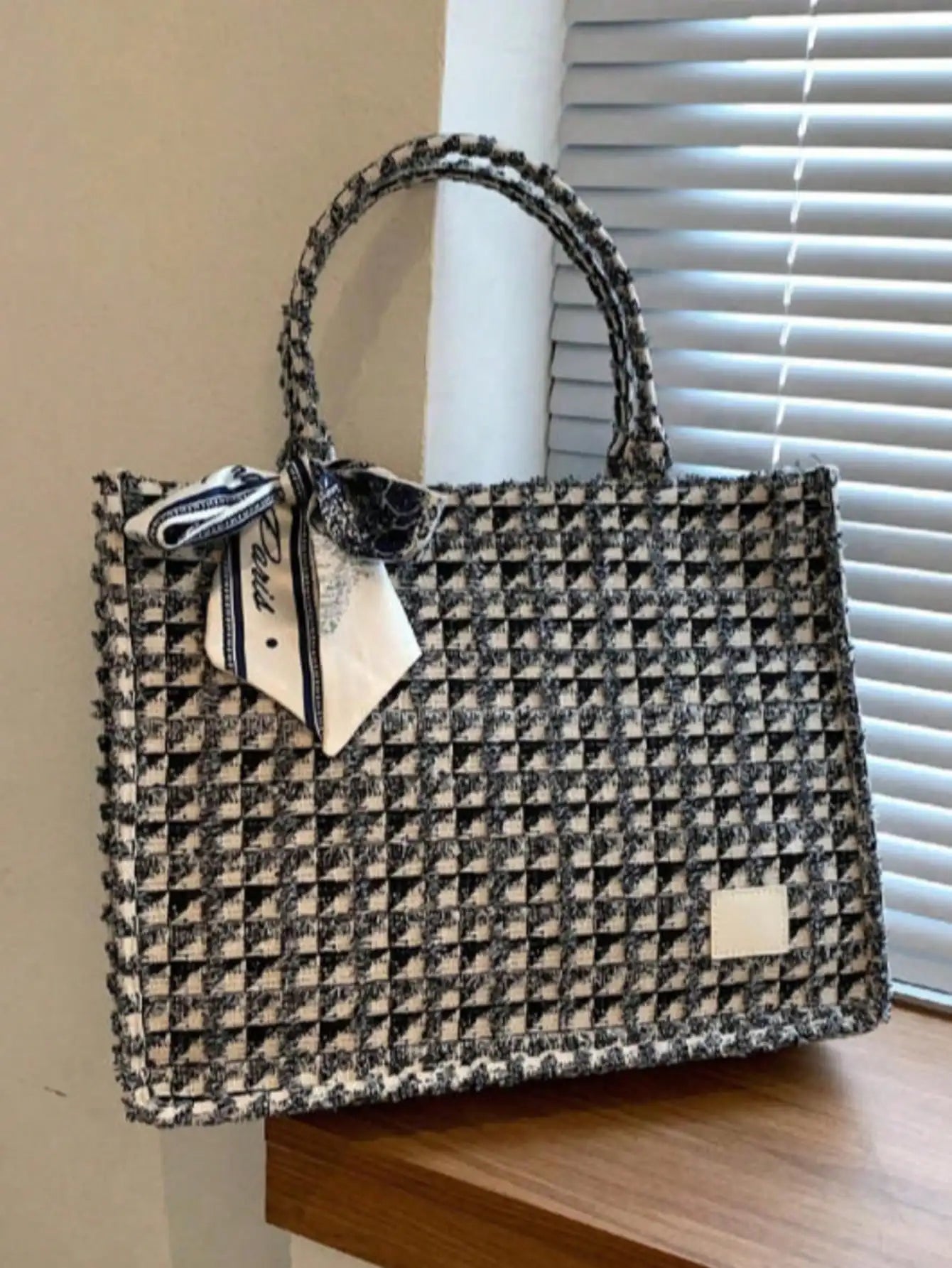 Large Capacity Textured Tote Bag with Woven Pattern Detailing