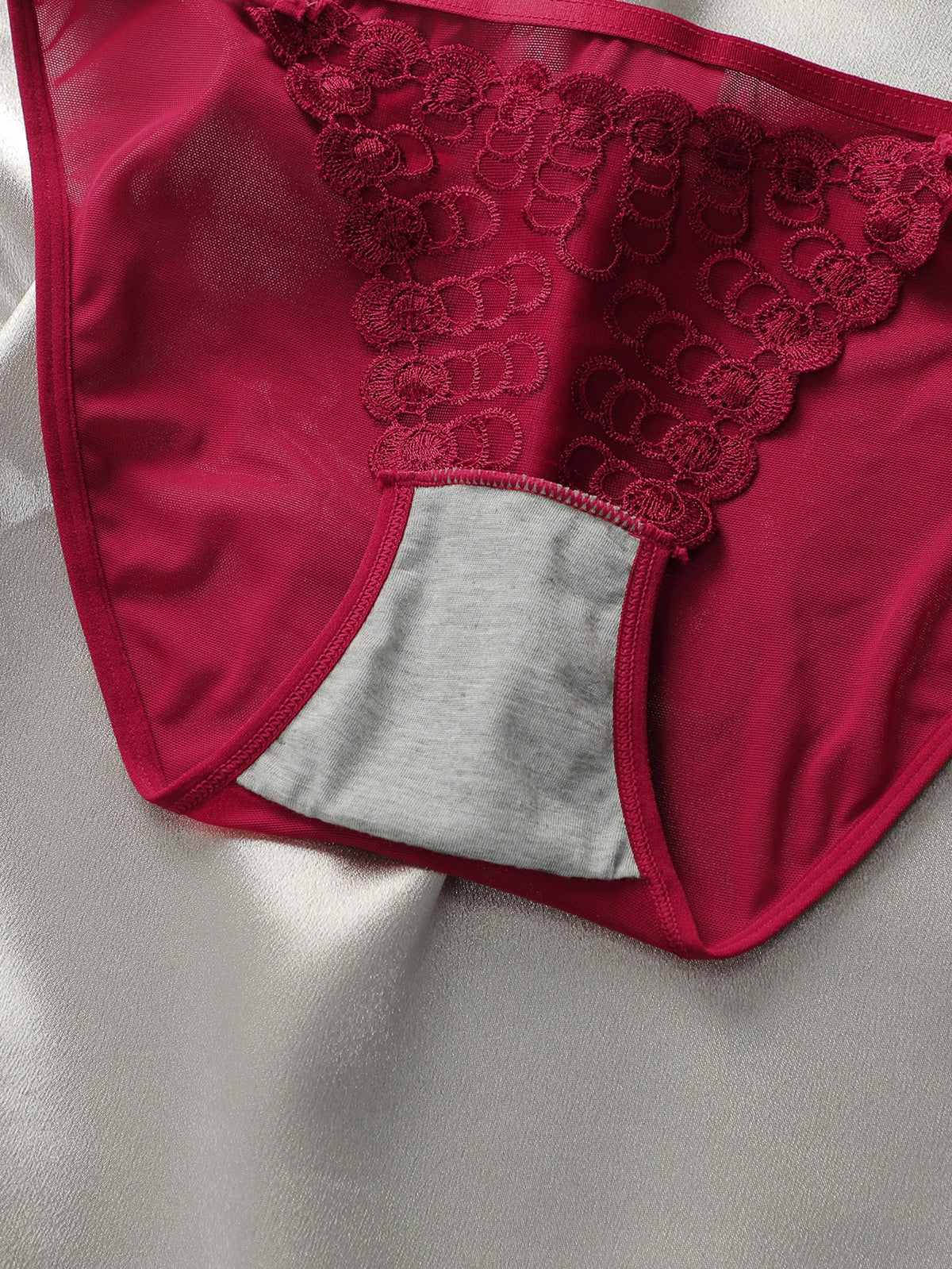 Smooth Contour Underwire Bra Set with Delicate Lace Trim