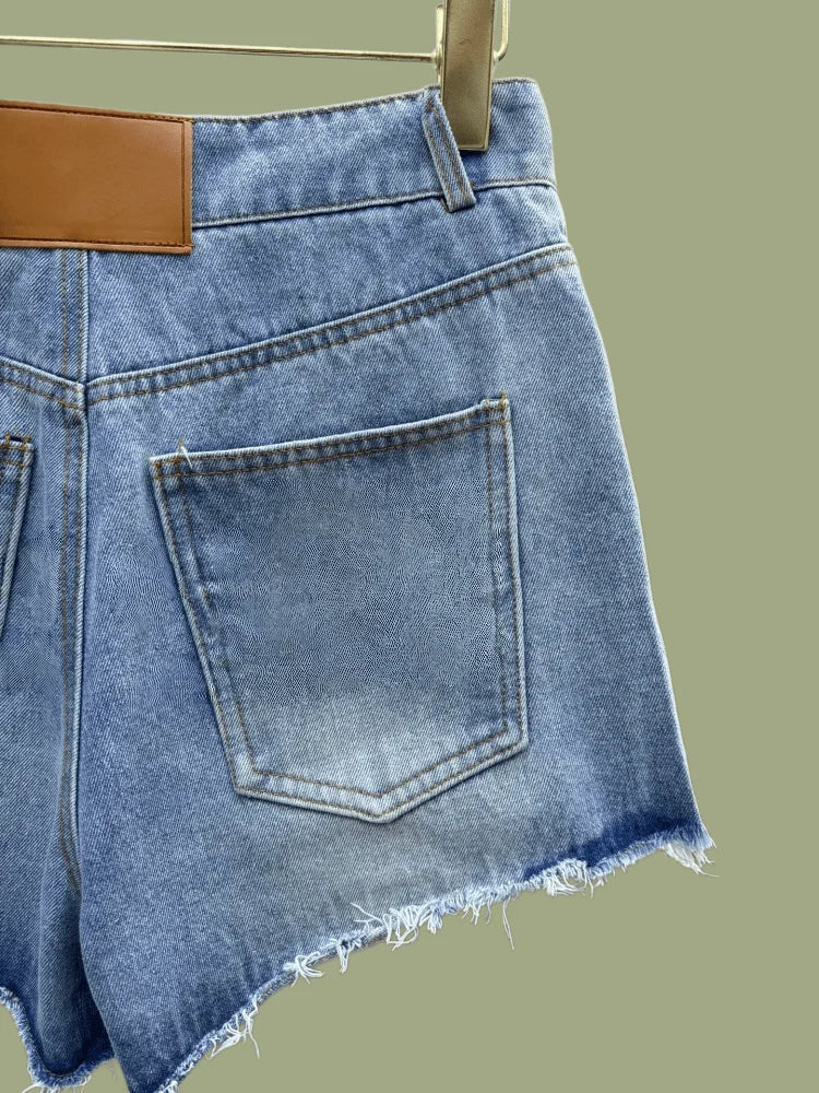 Women's Classic Denim Shorts with Slim Fit and Timeless Casual Everyday Design