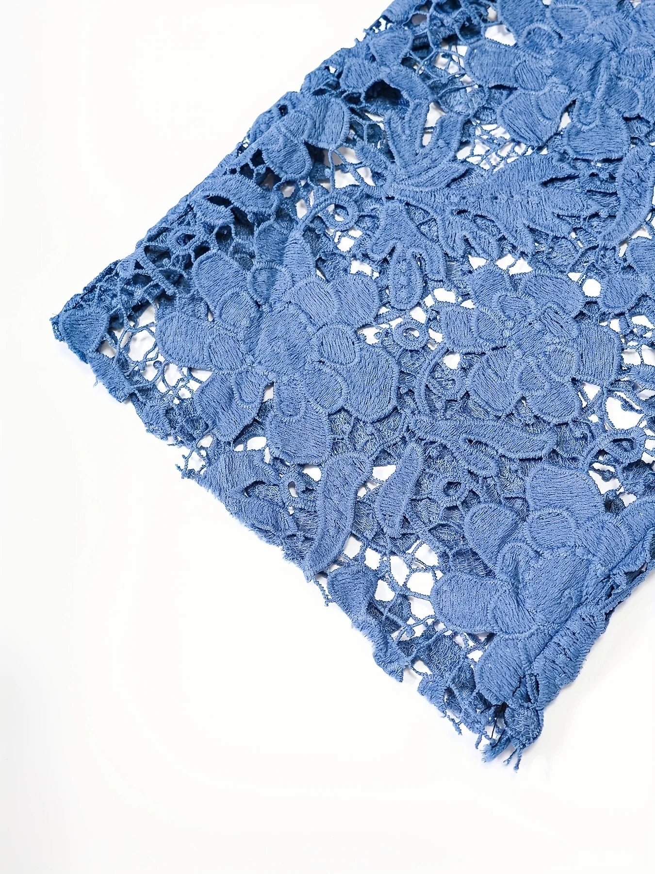 Women's Low-Rise Wide-Leg Denim Jeans with Decorative Lace Panel Details and Relaxed Fit