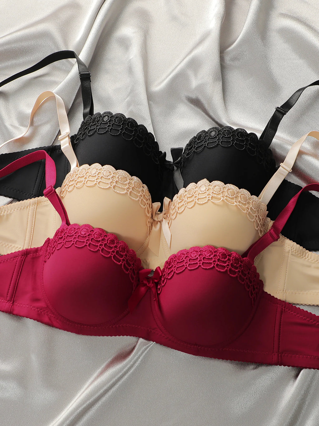 Smooth Contour Underwire Bra Set with Delicate Lace Trim