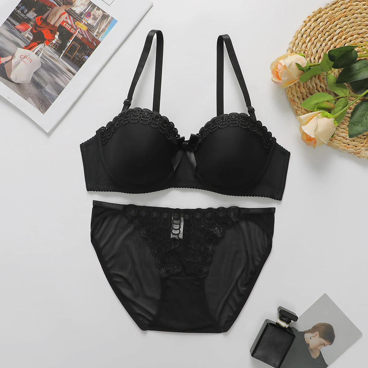 Smooth Contour Underwire Bra Set with Delicate Lace Trim