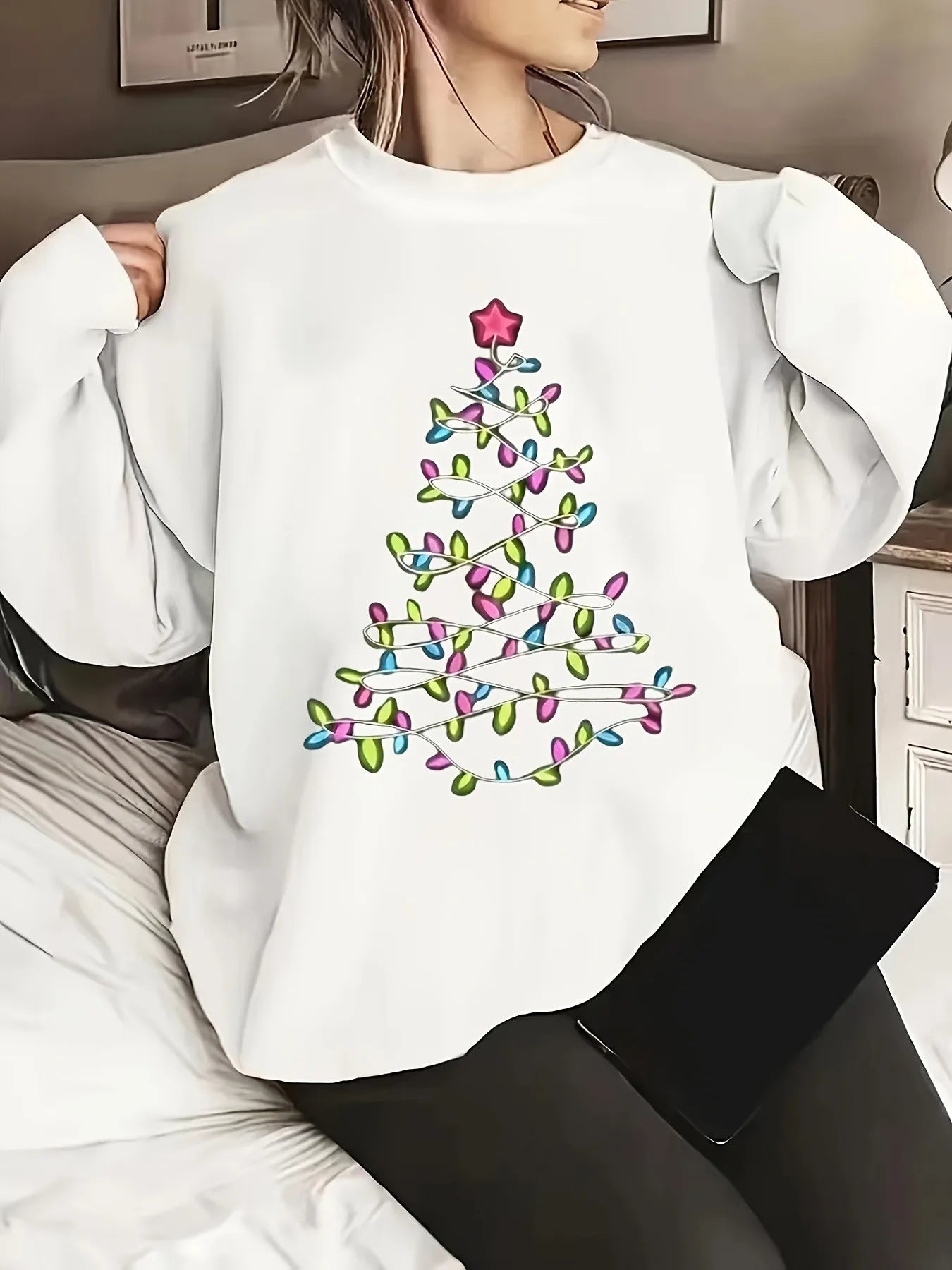 Women's Festive Graphic Crew Neck Sweatshirt for Cozy Seasonal Casual Streetwear Style