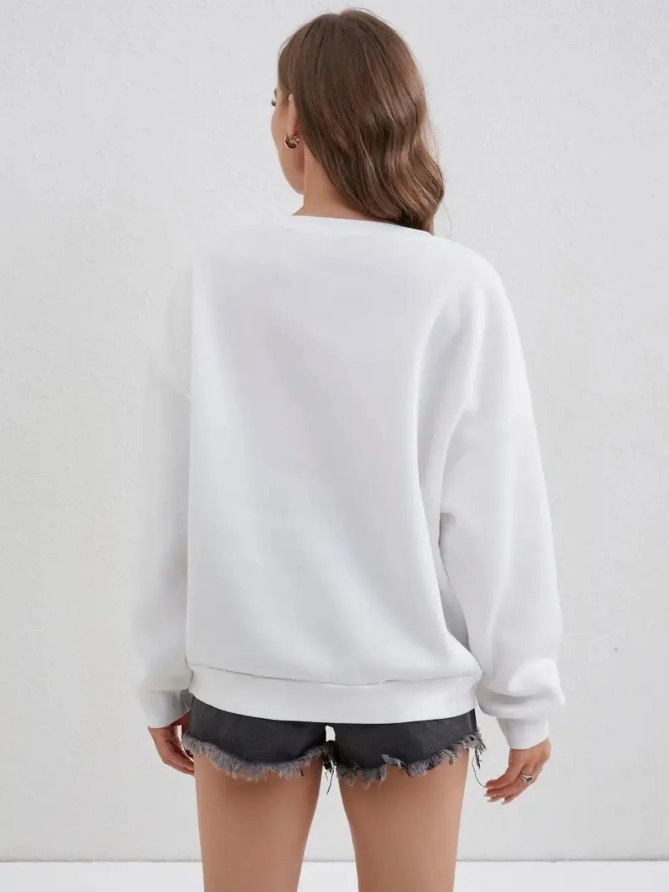 Women's Oversized Typography Graphic Crew Neck Sweatshirt for Contemporary Casual Streetwear Style