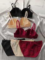 Smooth Contour Underwire Bra Set with Delicate Lace Trim
