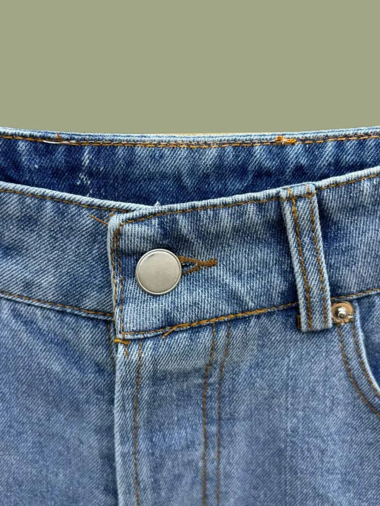 Women's Classic Denim Shorts with Slim Fit and Timeless Casual Everyday Design