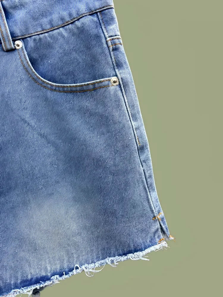 Women's Classic Denim Shorts with Slim Fit and Timeless Casual Everyday Design