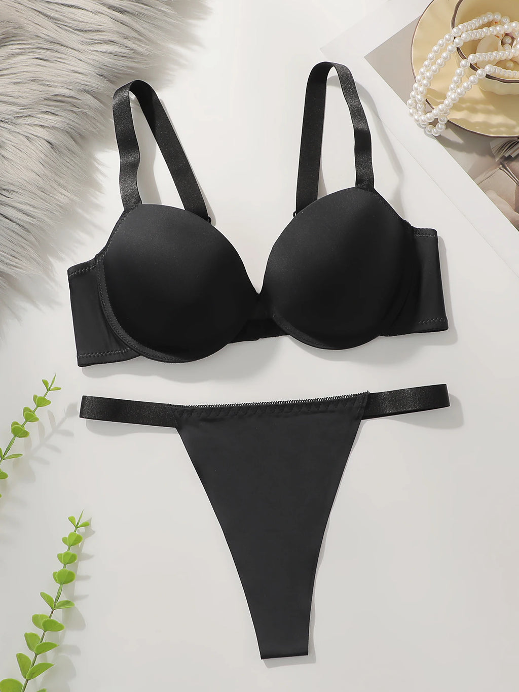 Smooth Molded T-Shirt Bra and Thong Set with Wide Straps