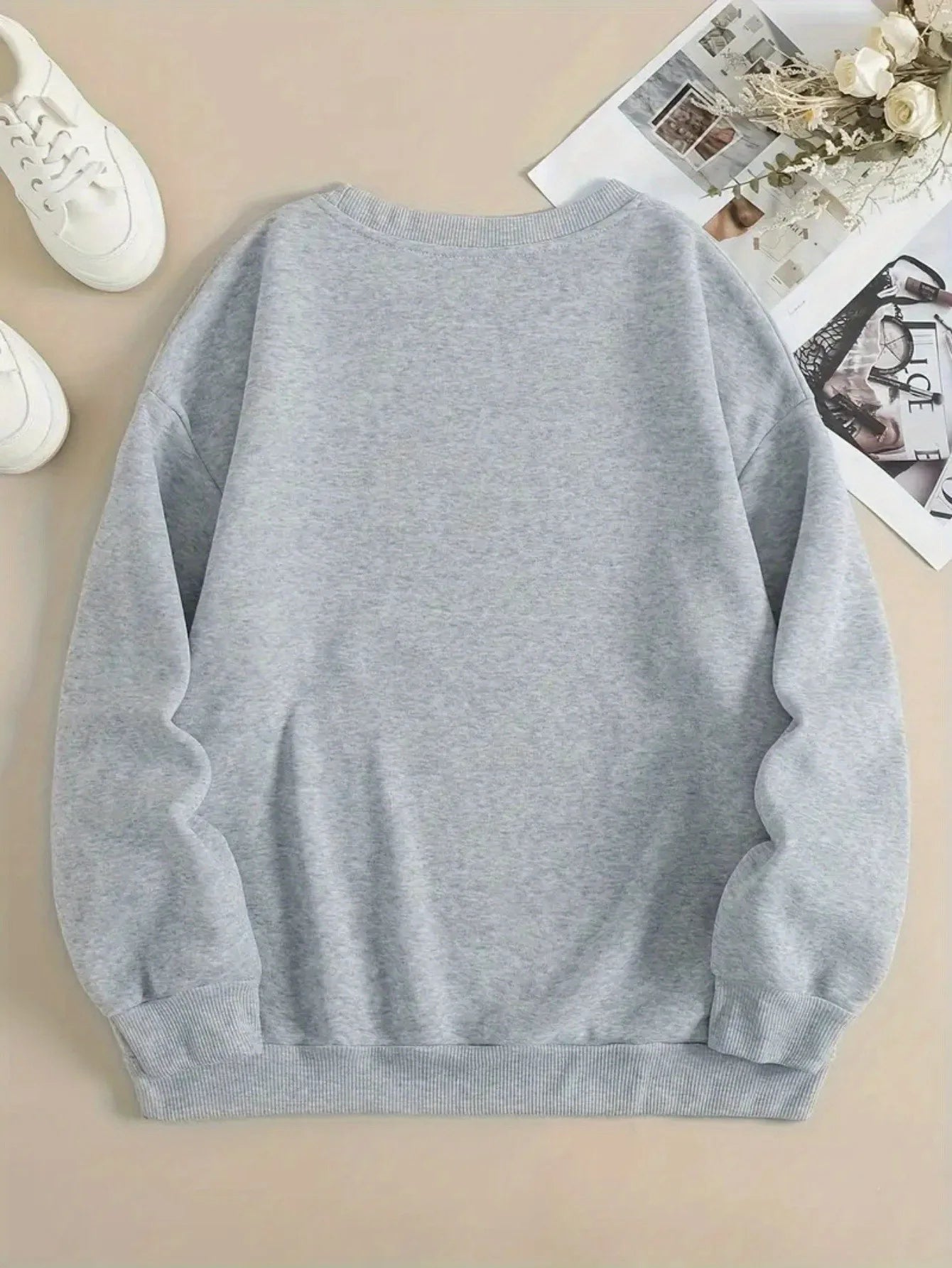Women's Smiley Graphic Crew Neck Sweatshirt for Relaxed Contemporary Casual Streetwear Fashion