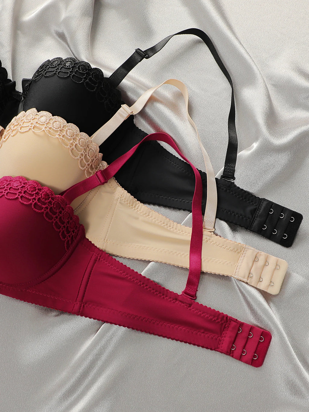 Smooth Contour Underwire Bra Set with Delicate Lace Trim