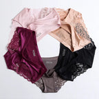 Four-Piece Low-Rise Seamless Brief Set with Intricate Lace Backs