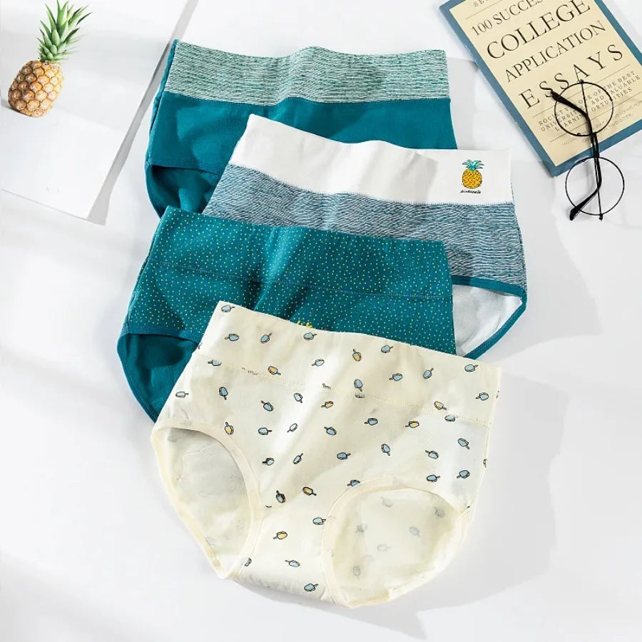 4-Piece Women’s Printed High-Rise Briefs Set with Playful Heart and Floral Motifs, Soft Pink Tones and Feminine Styling