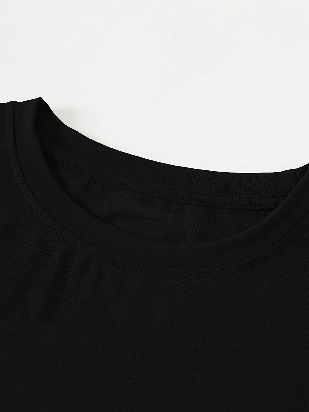 Women's Typography Graphic Crop T-Shirt for Casual Streetwear Everyday Modern Fashion Style