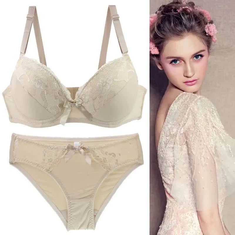 Elegant Amethyst Smooth Contour Bra and Lace-Trimmed Panty Set