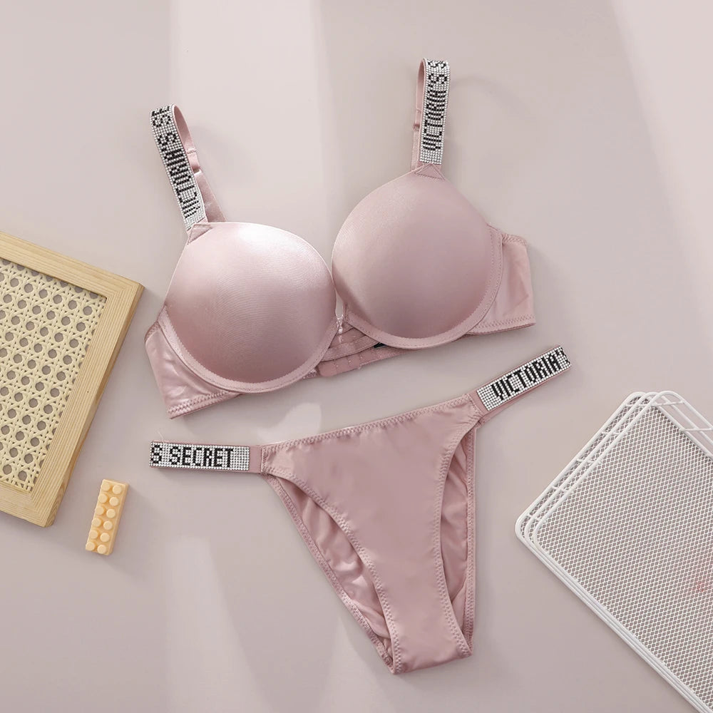 Sleek Contour Underwire Bra Set with Crystal-Embellished Straps