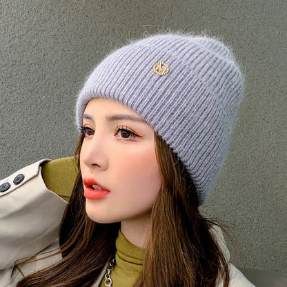 Minimalist Ribbed Knit Polyester Beanie for Everyday Casual Winter Streetwear Comfort and Warmth