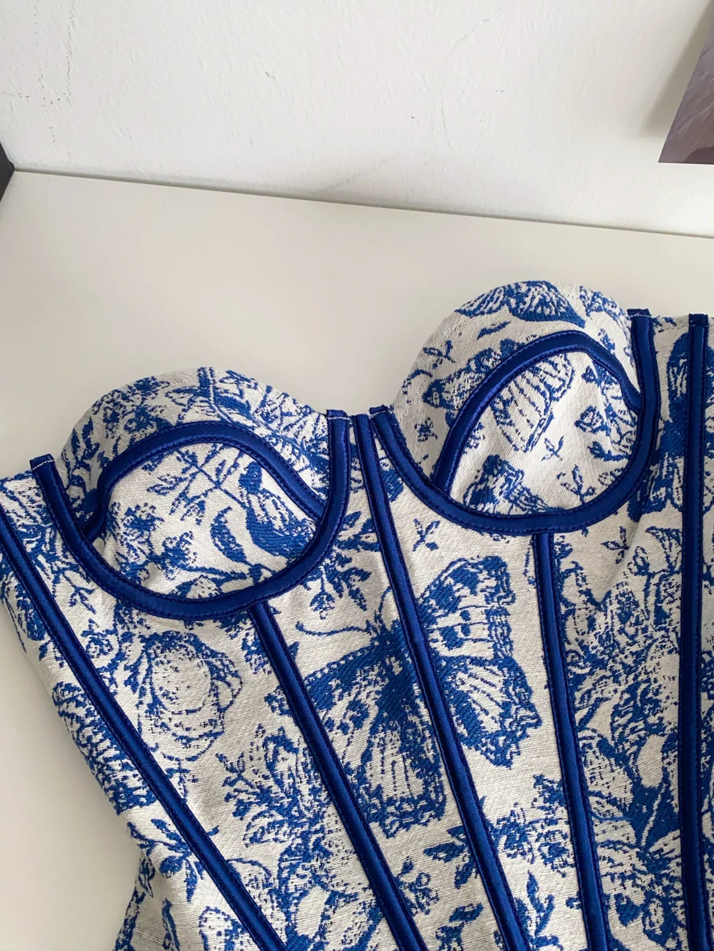 Vintage-Inspired Blue and White Toile Print Strapless Corset with Contrast Piping