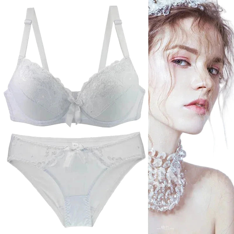 Elegant Amethyst Smooth Contour Bra and Lace-Trimmed Panty Set