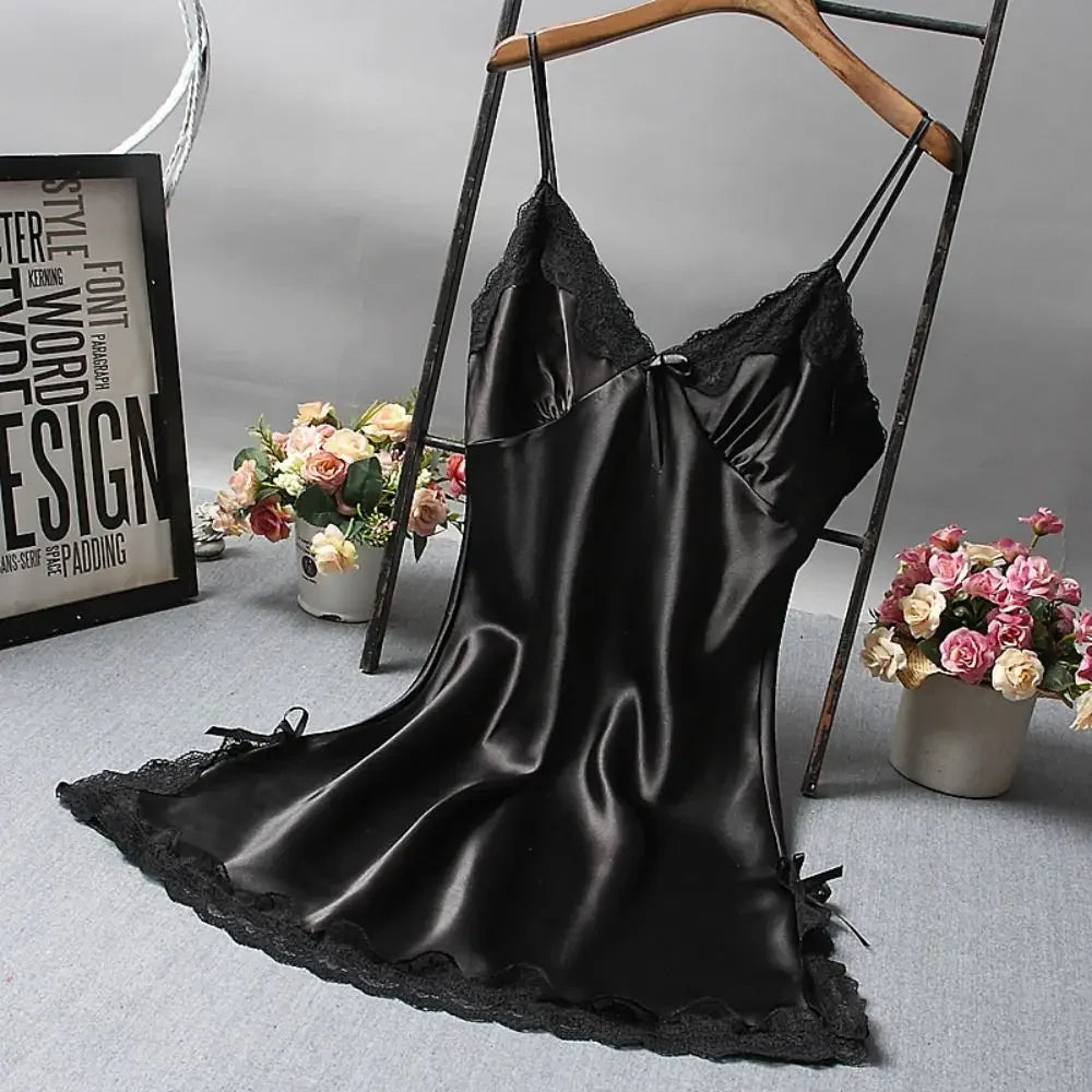 Women's Lace-Trim V-Neck Camisole Nightgown, Sleeveless Knee-Length Slip Dress with Delicate Patchwork Detailing for Sleepwear
