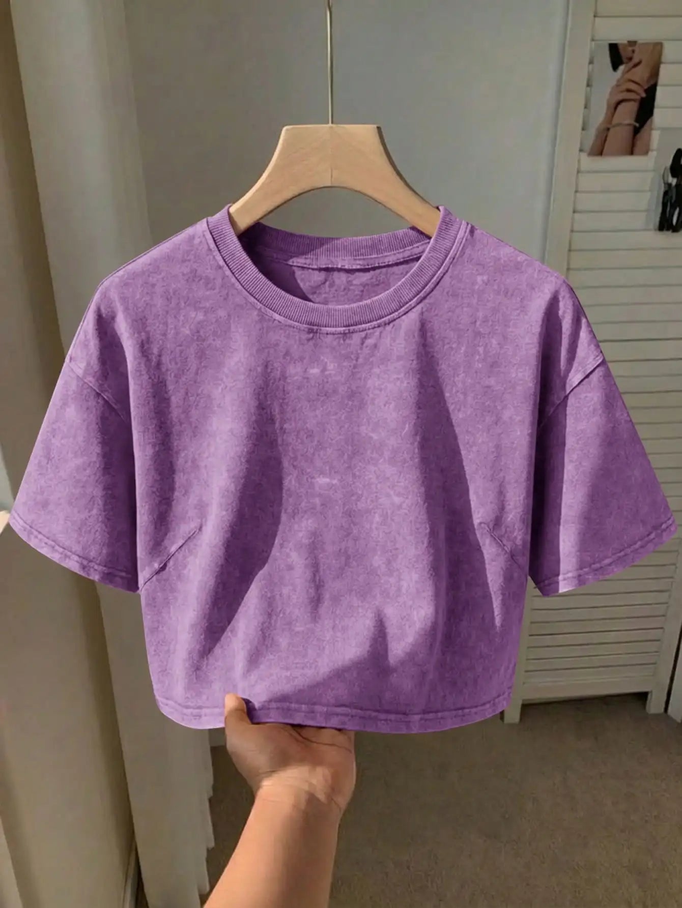 Washed Cotton Crop Tee with Relaxed Fit and Everyday Casual Style