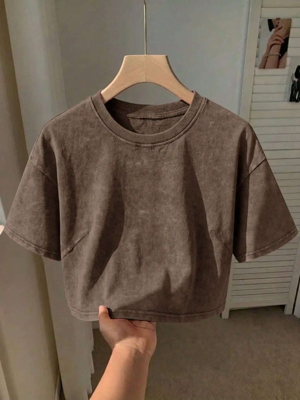 Washed Cotton Crop Tee with Relaxed Fit and Everyday Casual Style