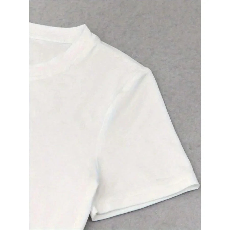 Retro Destination Graphic Baby Tee with Fitted Crop Streetwear Silhouette