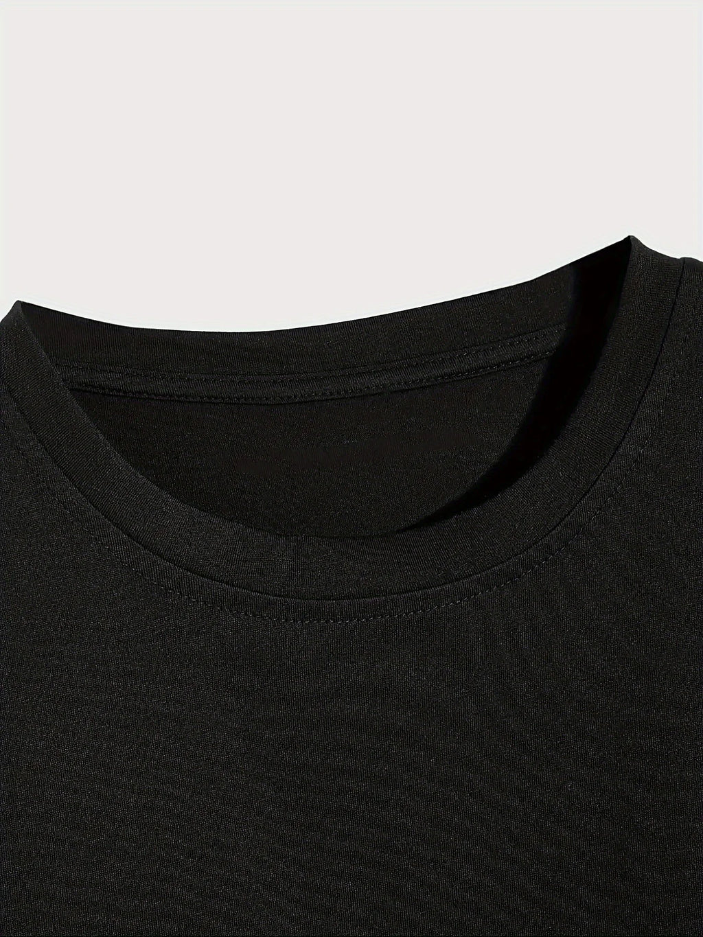Women's Relaxed Graphic Crop T-Shirt for Casual Everyday Streetwear Modern Fashion Style