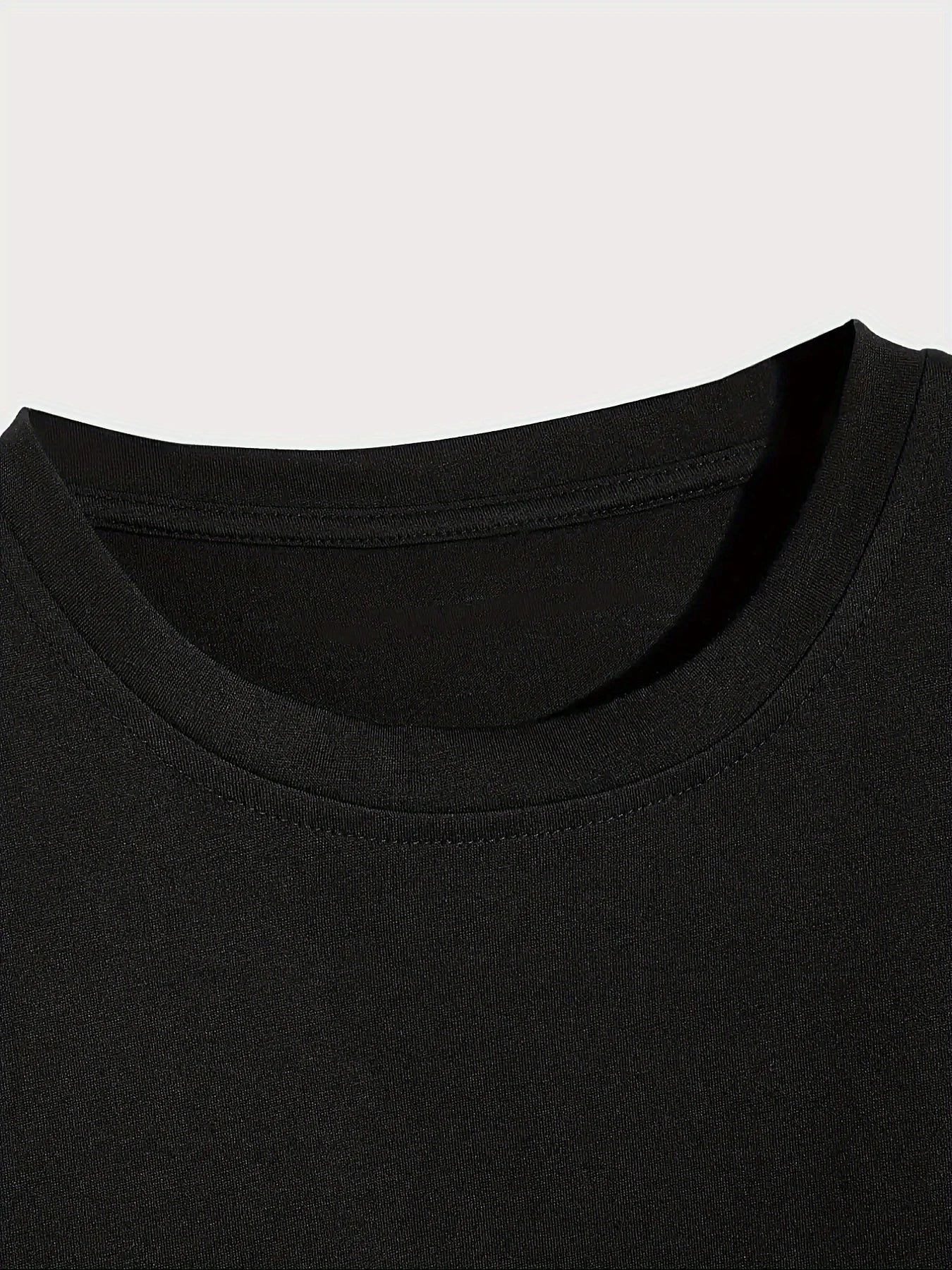 Women's Relaxed Graphic Crop T-Shirt for Casual Everyday Streetwear Modern Fashion Style