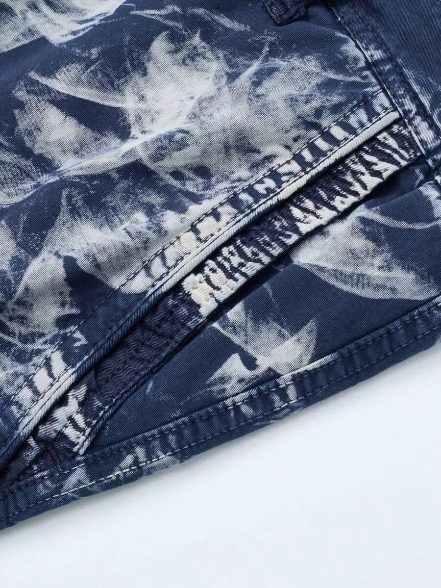 Relaxed Fit Cargo Shorts with Utility Pockets and Outdoor Streetwear Styling