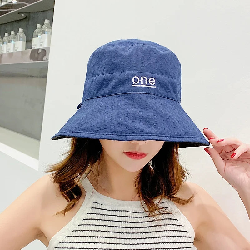 Reversible Cotton Bucket Hat with Minimalist Embroidered Detail for Everyday Casual Style