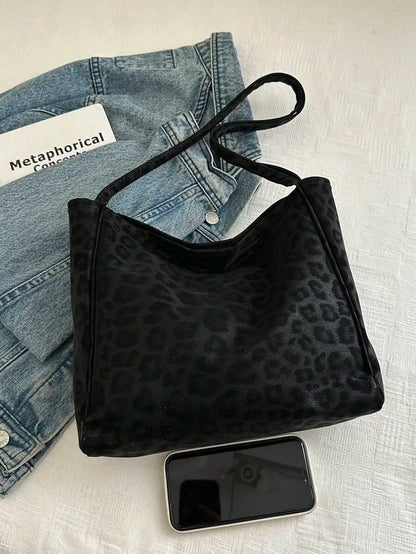 Large Capacity Printed Hobo Shoulder Bag with Relaxed Everyday Shape