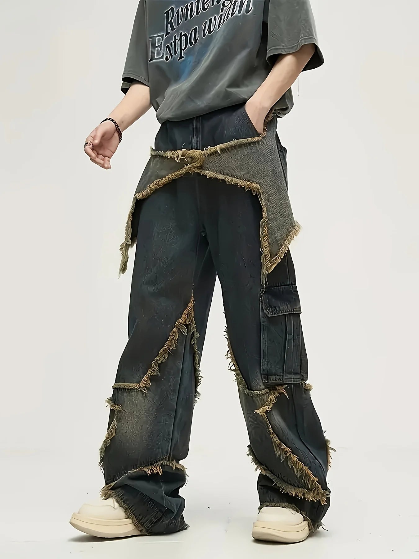Men's Relaxed Wide Leg Denim Jeans with Decorative Stitching and Utility Pocket Design