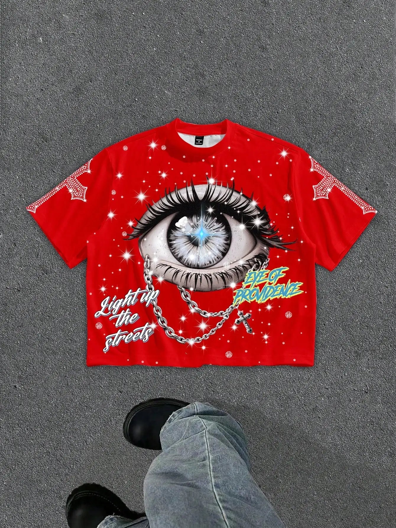 Graphic Eye Crop Tee with Cosmic Artwork and Boxy Streetwear Silhouette