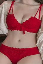 Scalloped Floral Lace Push-Up Bra with Side Smoothing Wings and Coordinated Brief Set