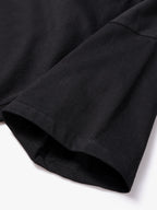 Graphic Crop Tee with Fitted Silhouette and Casual Streetwear Styling