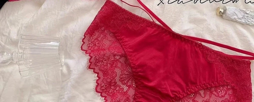 Scalloped Eyelash Lace Bralette and Boyleg Short Set with Cutout Front Detailing