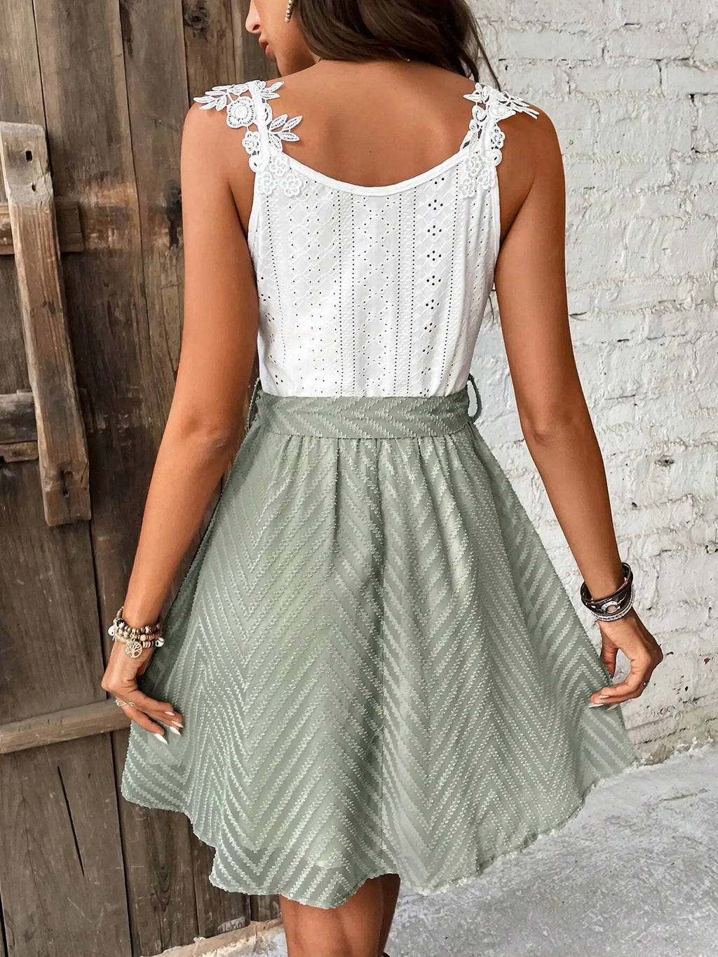 Lace Detail Sleeveless V-Neck Mini Dress with Defined Waist Silhouette
