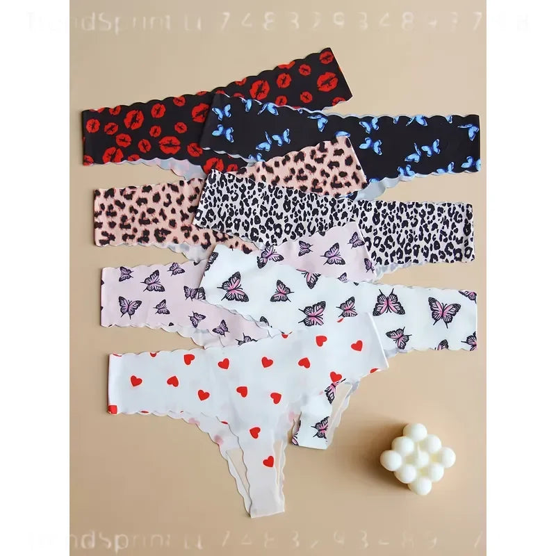 7-Piece Women’s Printed Seamless-Style Briefs Set with Butterfly, Heart and Lip Motifs, Assorted Colors and Playful Design