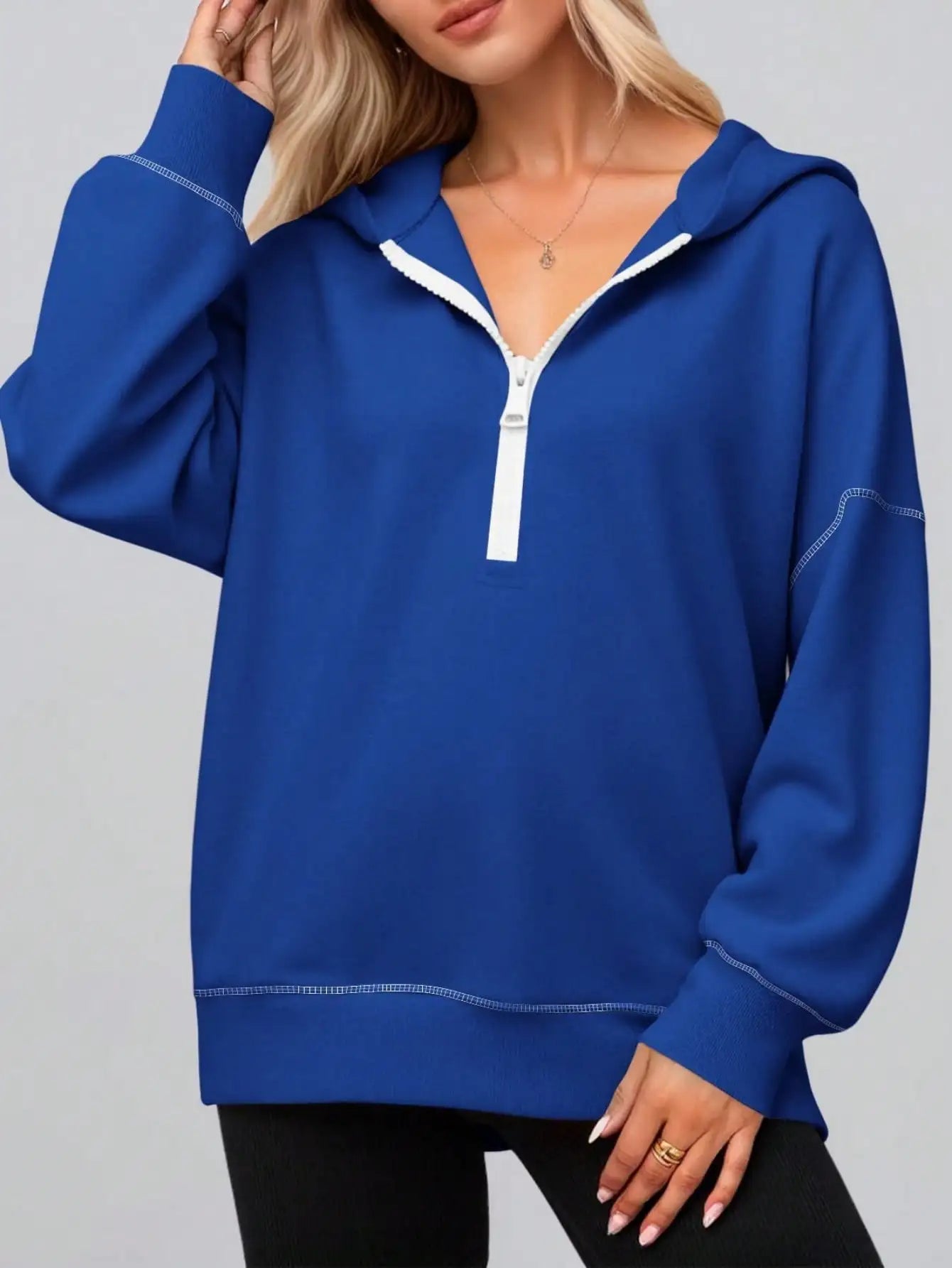 Cropped Zip-Up Hoodie with Slim Fit and Contemporary Streetwear Design