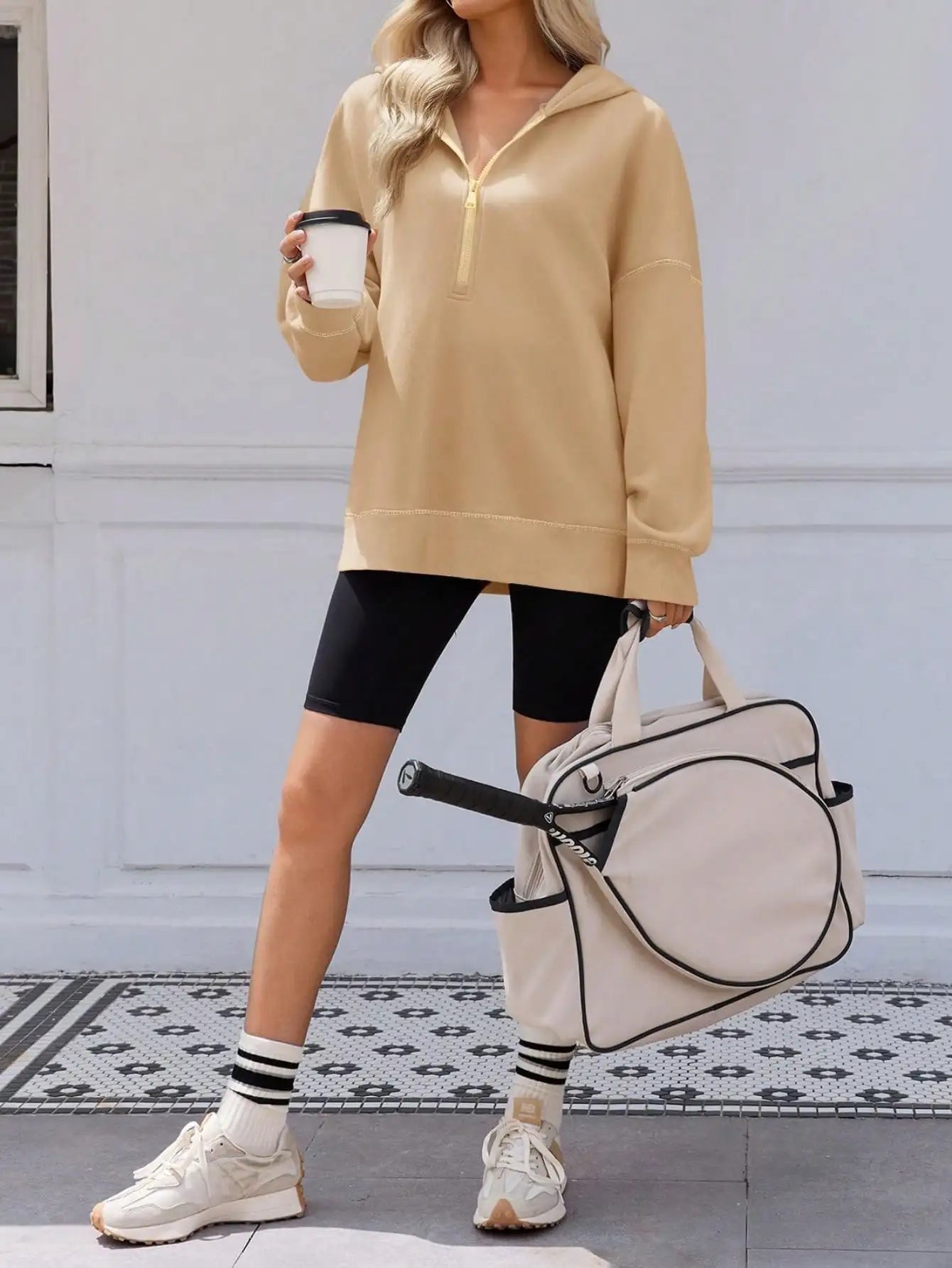 Cropped Zip-Up Hoodie with Slim Fit and Contemporary Streetwear Design