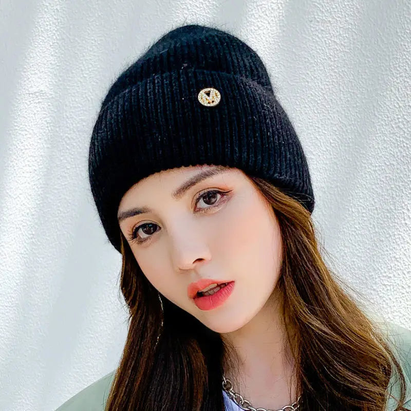 Minimalist Ribbed Knit Polyester Beanie for Everyday Casual Winter Streetwear Comfort and Warmth