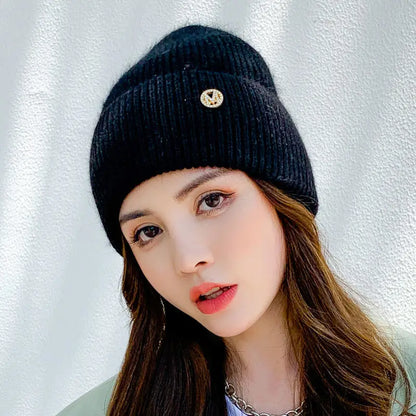 Minimalist Ribbed Knit Polyester Beanie for Everyday Casual Winter Streetwear Comfort and Warmth