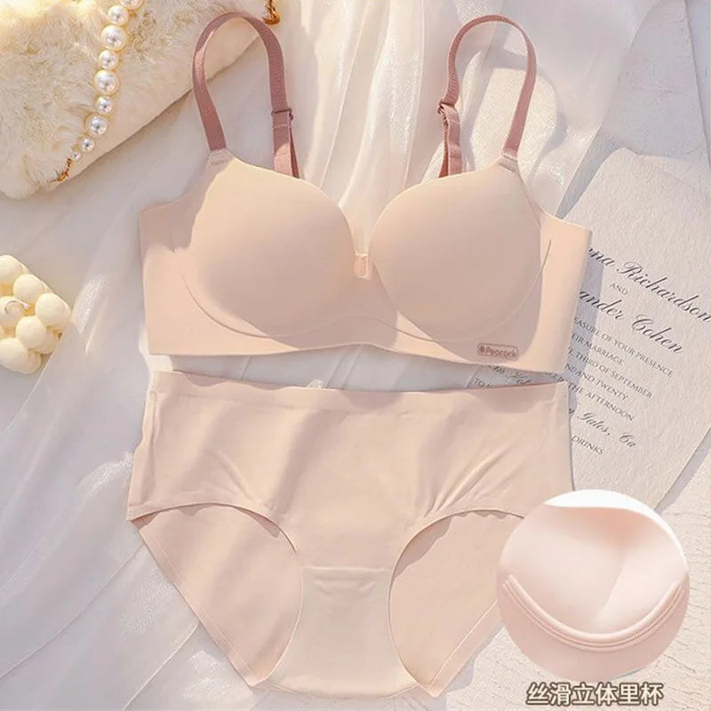Minimalist Beige Seamless Wire-Free Bra and Brief Set