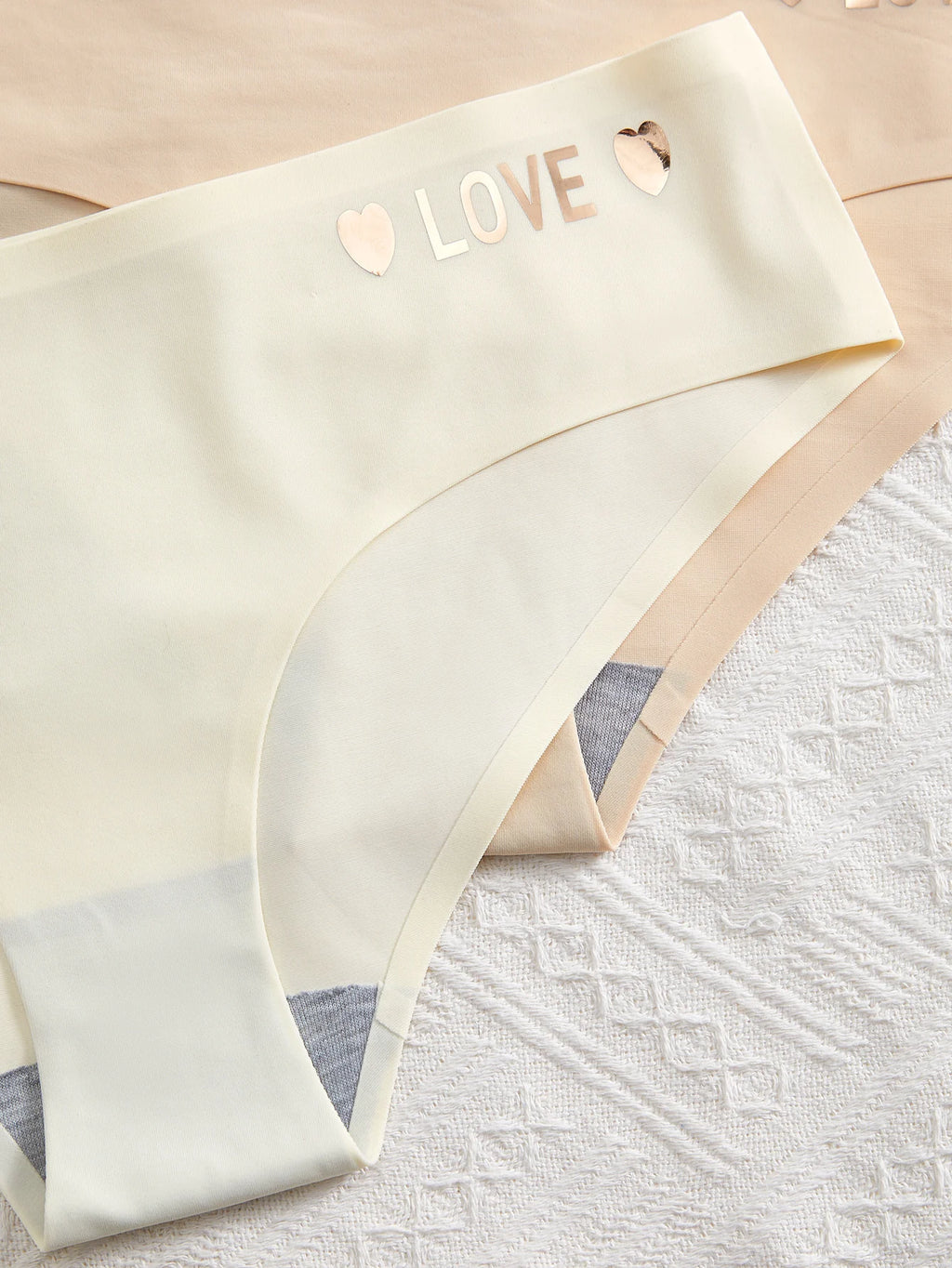 8-Piece Seamless Low-Rise Panty Set with Subtle Heart and Letter Appliqué