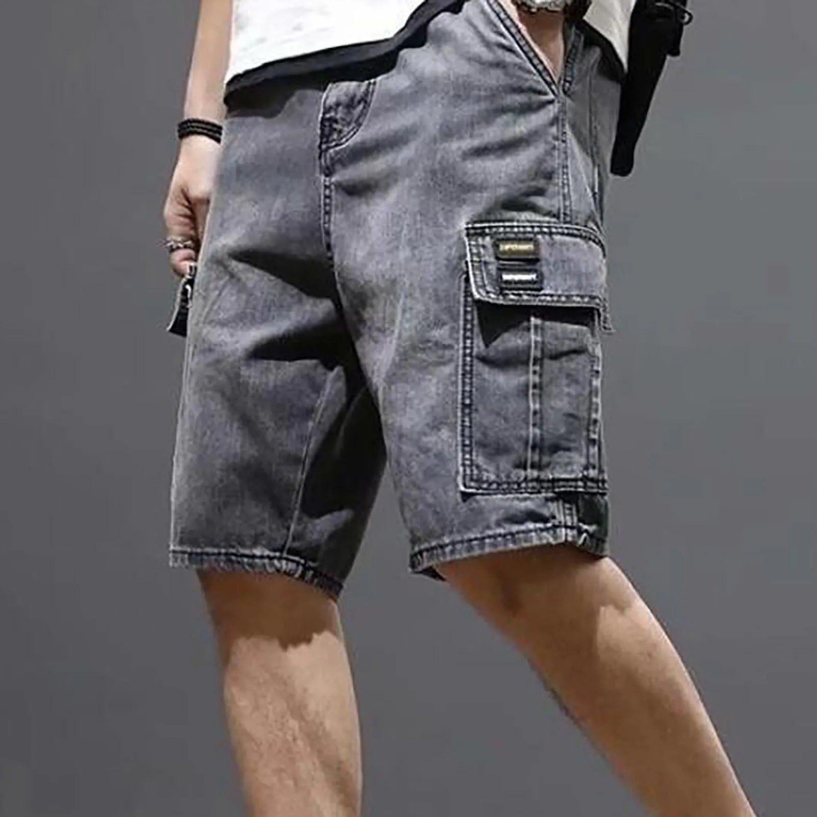Men's Loose Fit Denim Cargo Shorts with Utility Pockets and Casual Streetwear Style