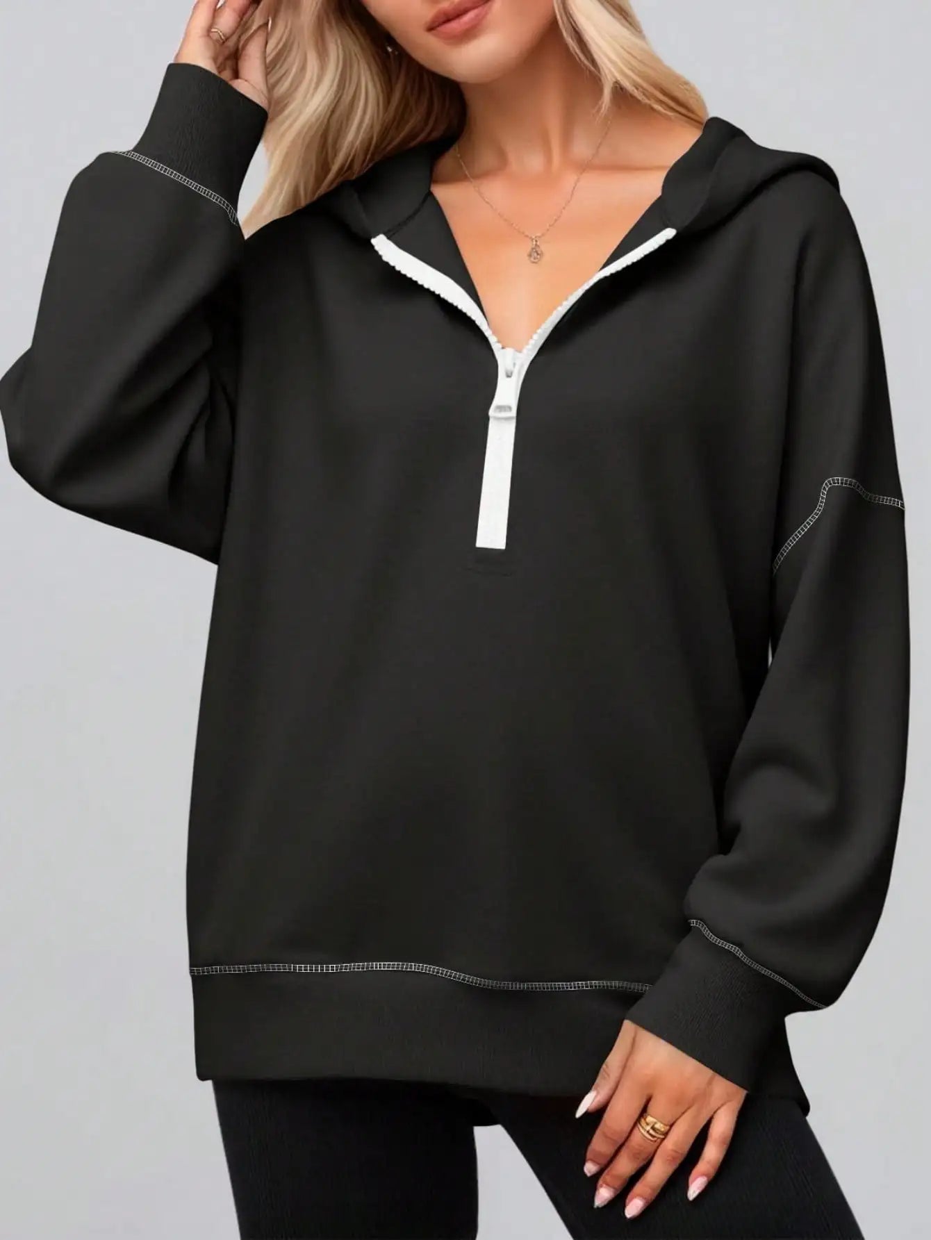 Cropped Zip-Up Hoodie with Slim Fit and Contemporary Streetwear Design