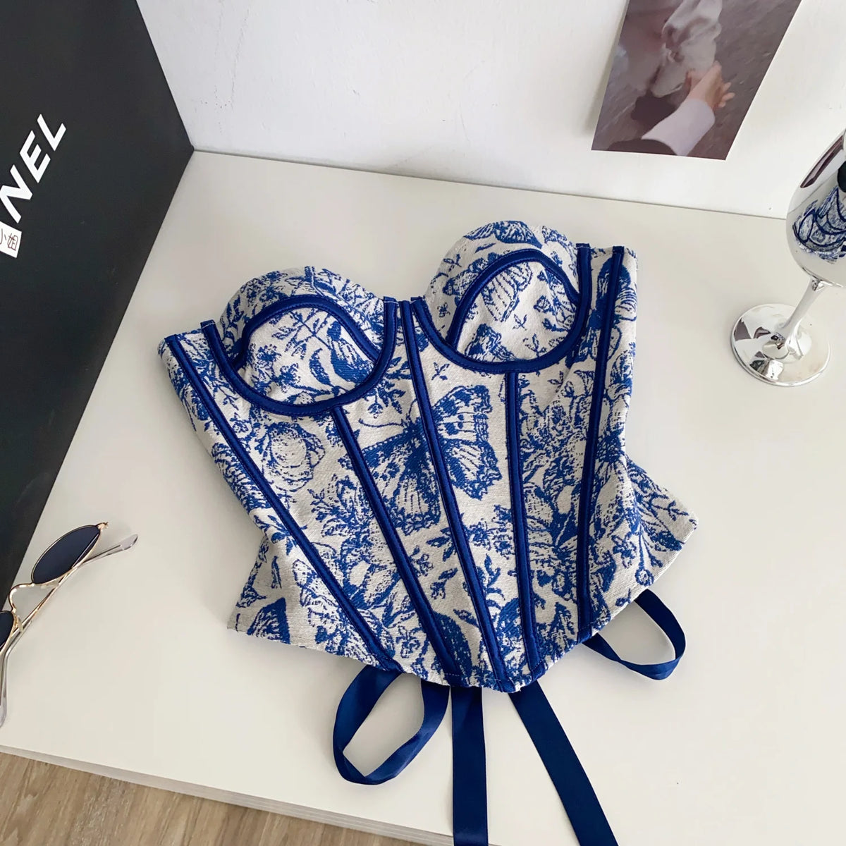 Vintage-Inspired Blue and White Toile Print Strapless Corset with Contrast Piping