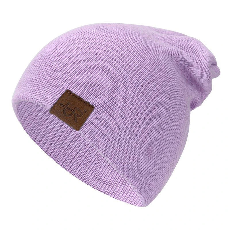 Minimalist Slouchy Acrylic Knit Beanie with Decorative Patch for Casual Streetwear Winter Fashion